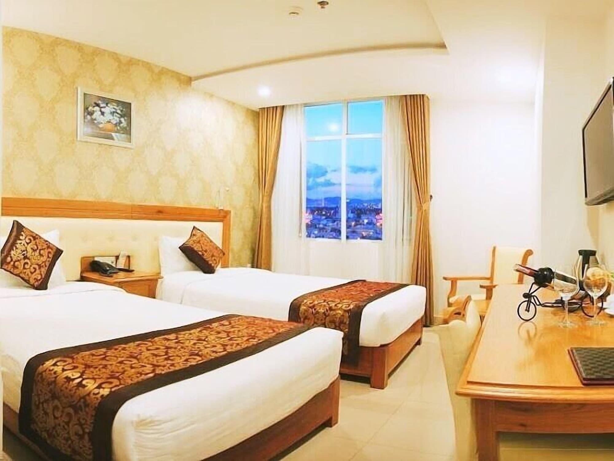 Royal Family Hotel Da Nang Exterior photo