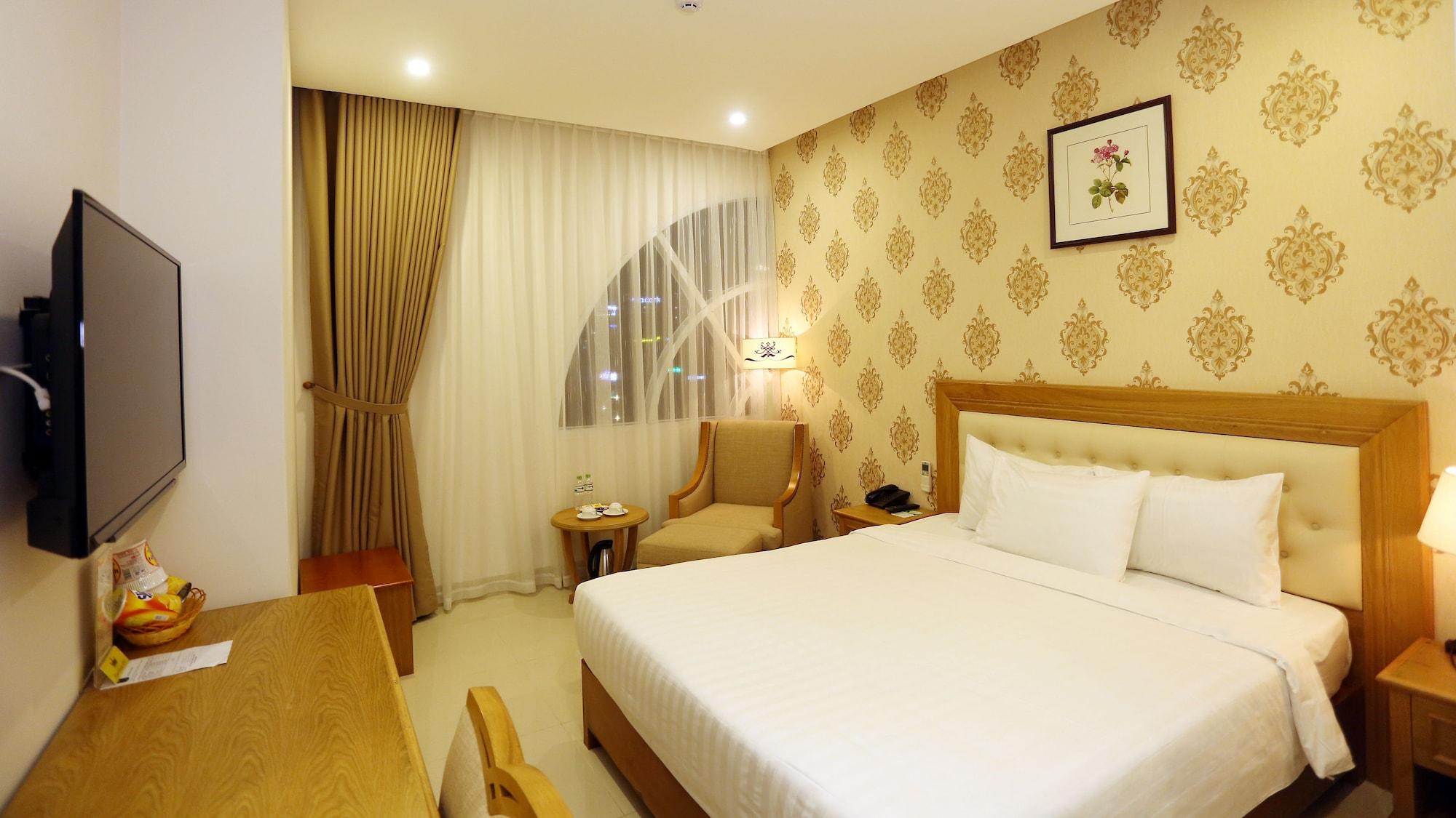 Royal Family Hotel Da Nang Exterior photo