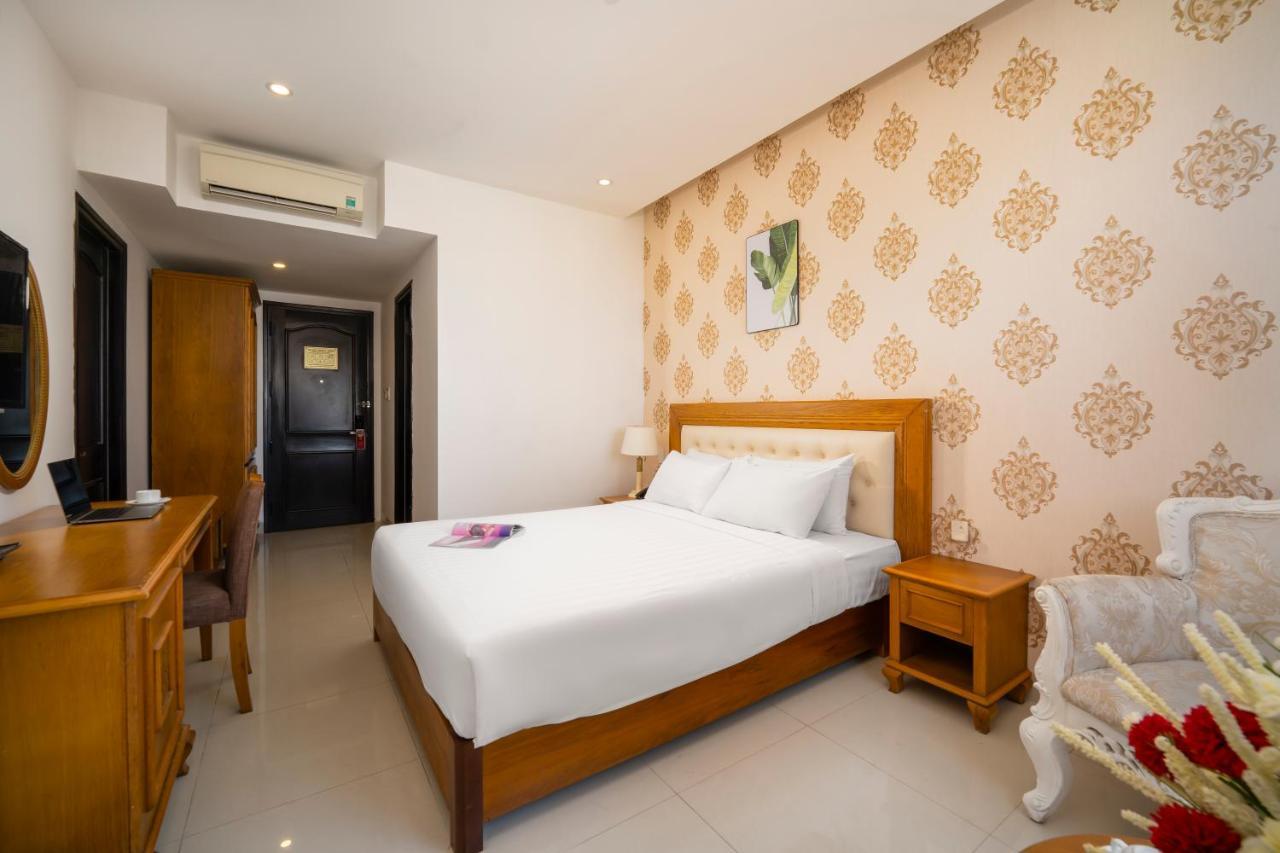 Royal Family Hotel Da Nang Exterior photo