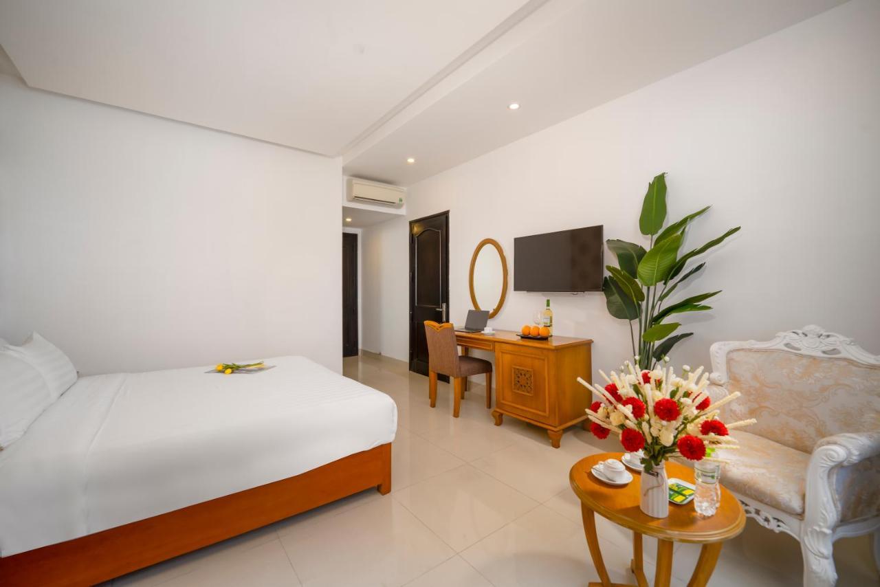 Royal Family Hotel Da Nang Exterior photo