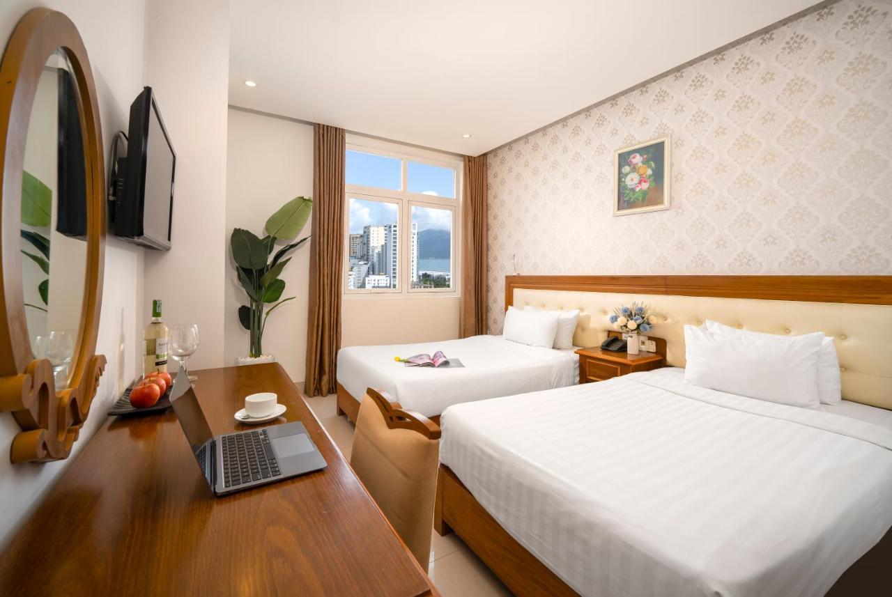 Royal Family Hotel Da Nang Exterior photo