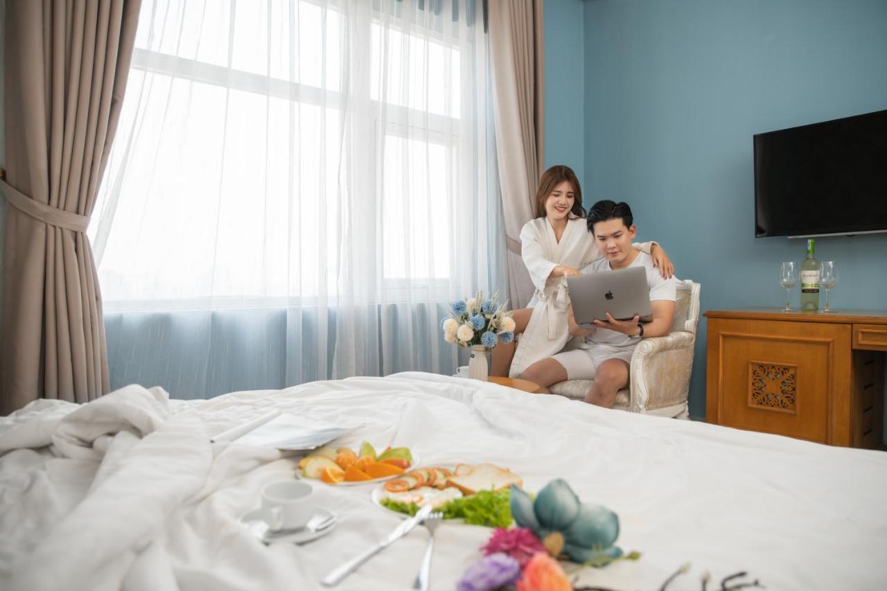 Royal Family Hotel Da Nang Exterior photo