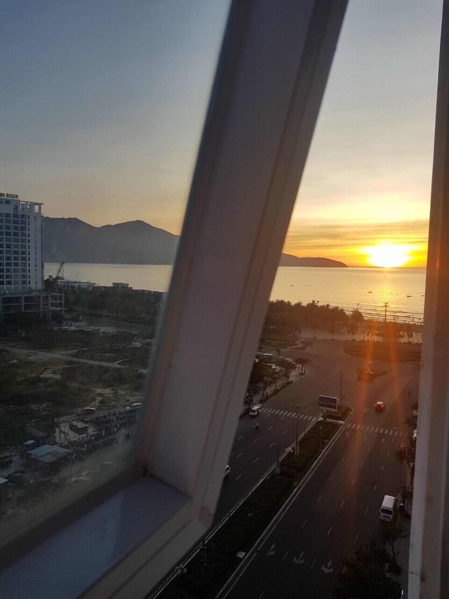 Royal Family Hotel Da Nang Exterior photo
