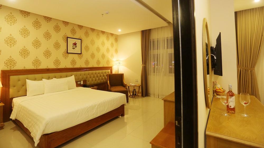 Royal Family Hotel Da Nang Exterior photo