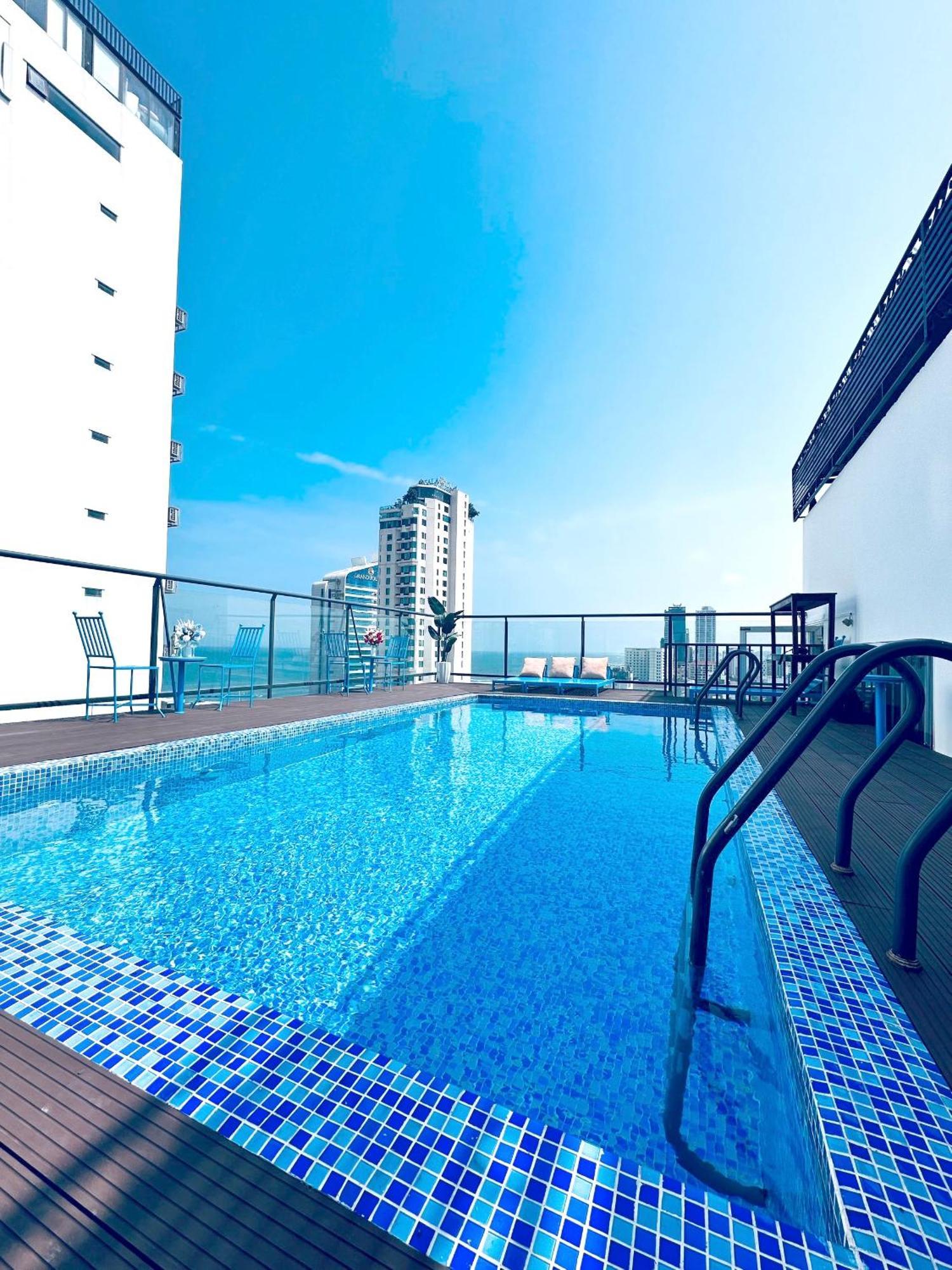 Royal Family Hotel Da Nang Exterior photo